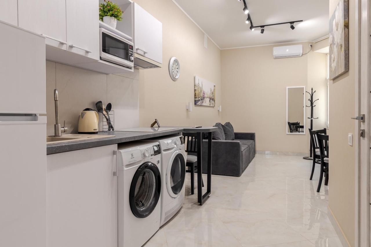 Luxury Flat In Downtown 2 Apartment Lviv Exterior photo